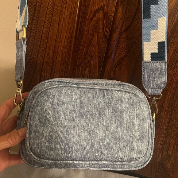 NWOT Blue Denim Cloth Crossbody with Adjustable & Removable Cloth Guitar Strap - Picture 2 of 11